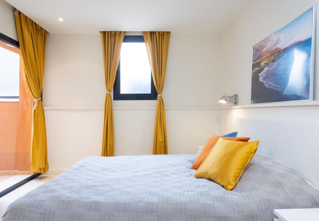 Sunny Castillo Apartment Коста-де-Антигуа Экстерьер фото