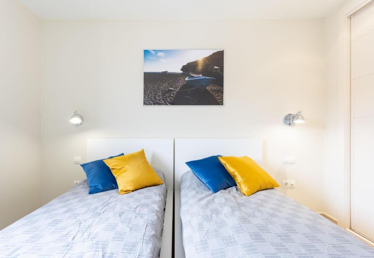 Sunny Castillo Apartment Коста-де-Антигуа Экстерьер фото