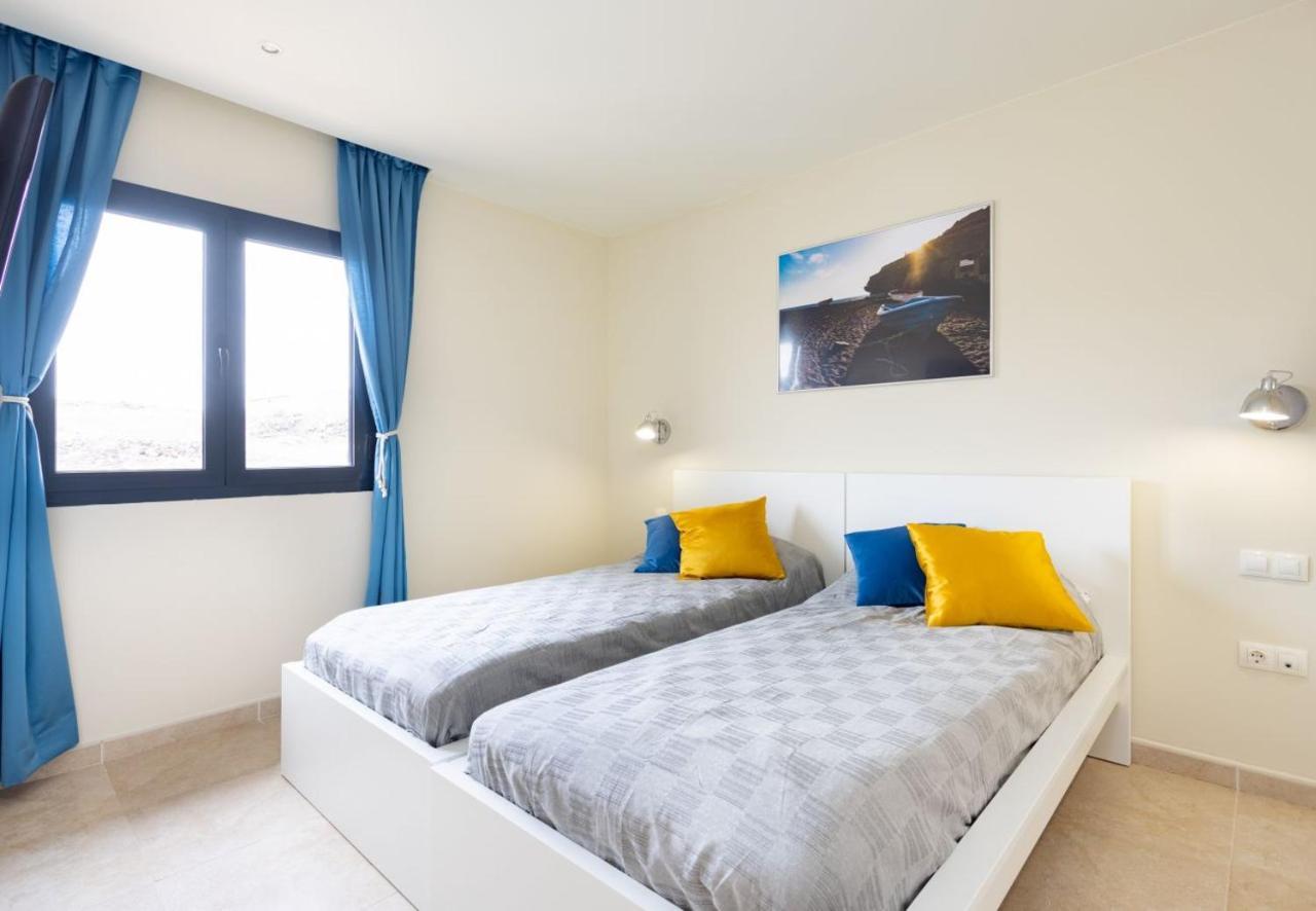 Sunny Castillo Apartment Коста-де-Антигуа Экстерьер фото